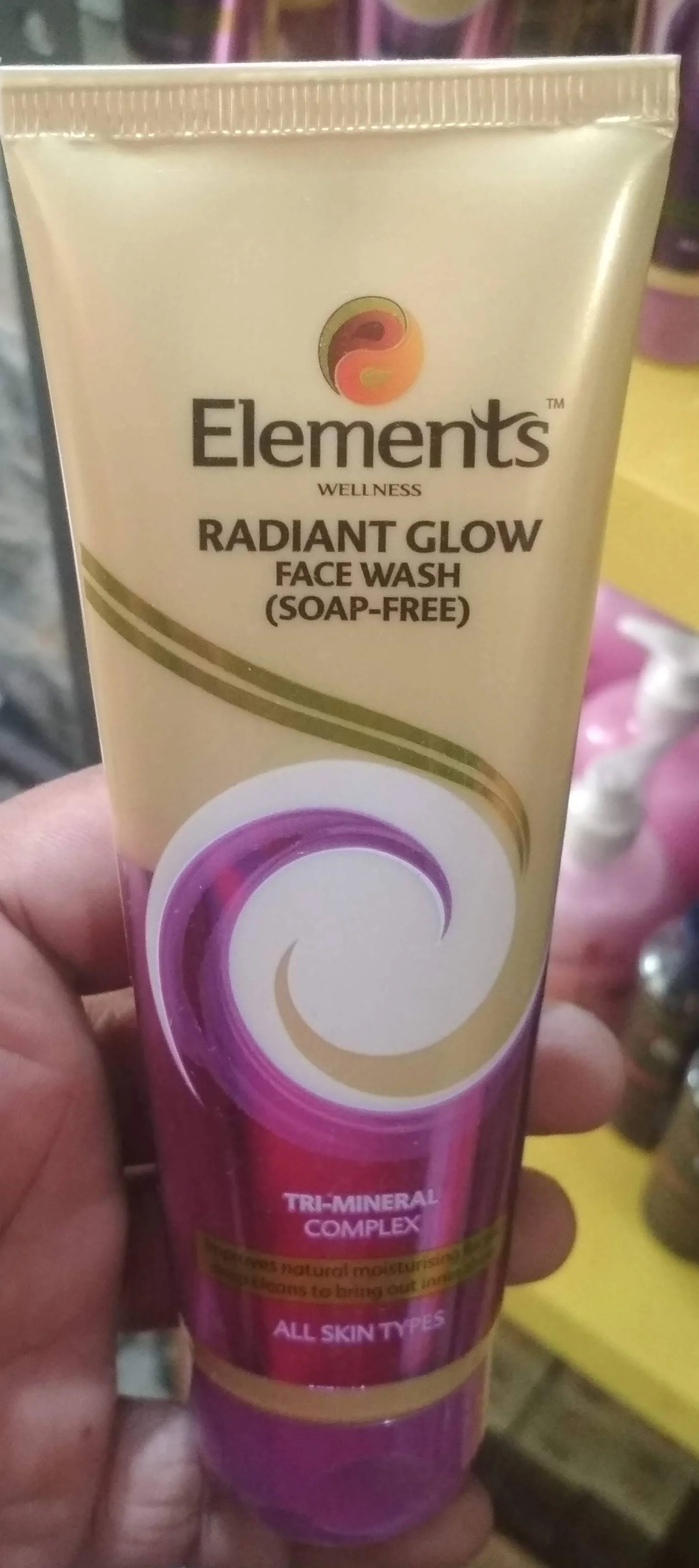 radiant glow face wash 100gm elements